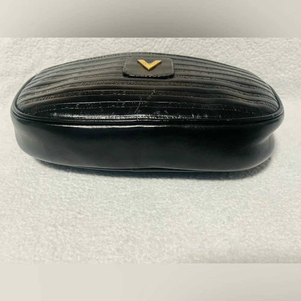 Mario Valentino Monogram Black Clutch - Picture 14 of 15